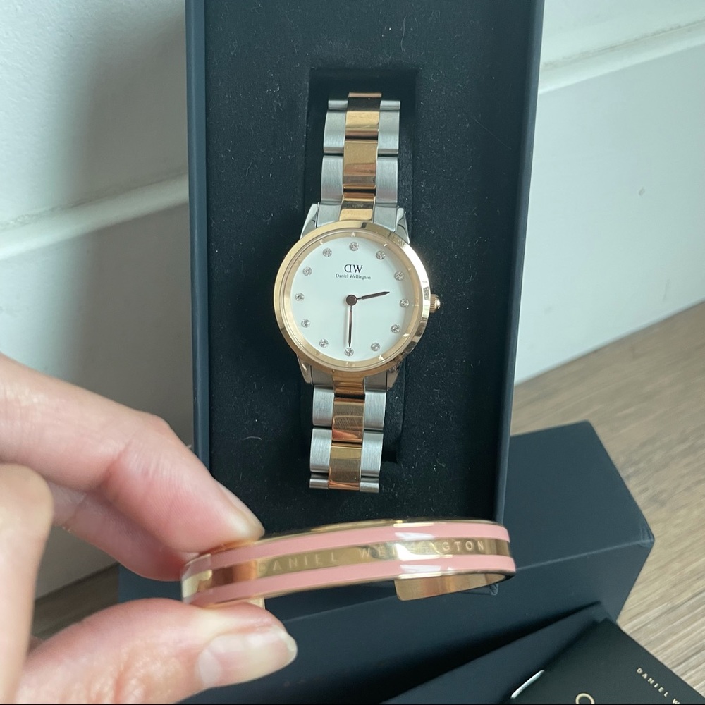 Daniel Wellington Iconic Lumine Bracelet + Bracelet FREE